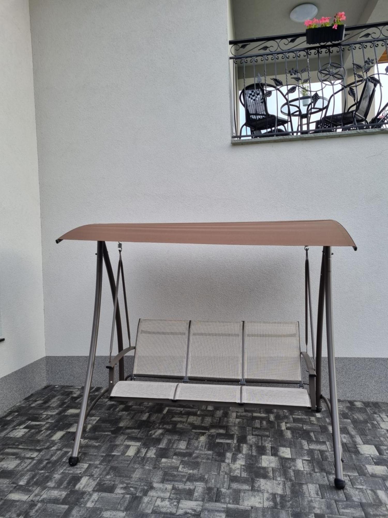 Jelen Pod Grapom *